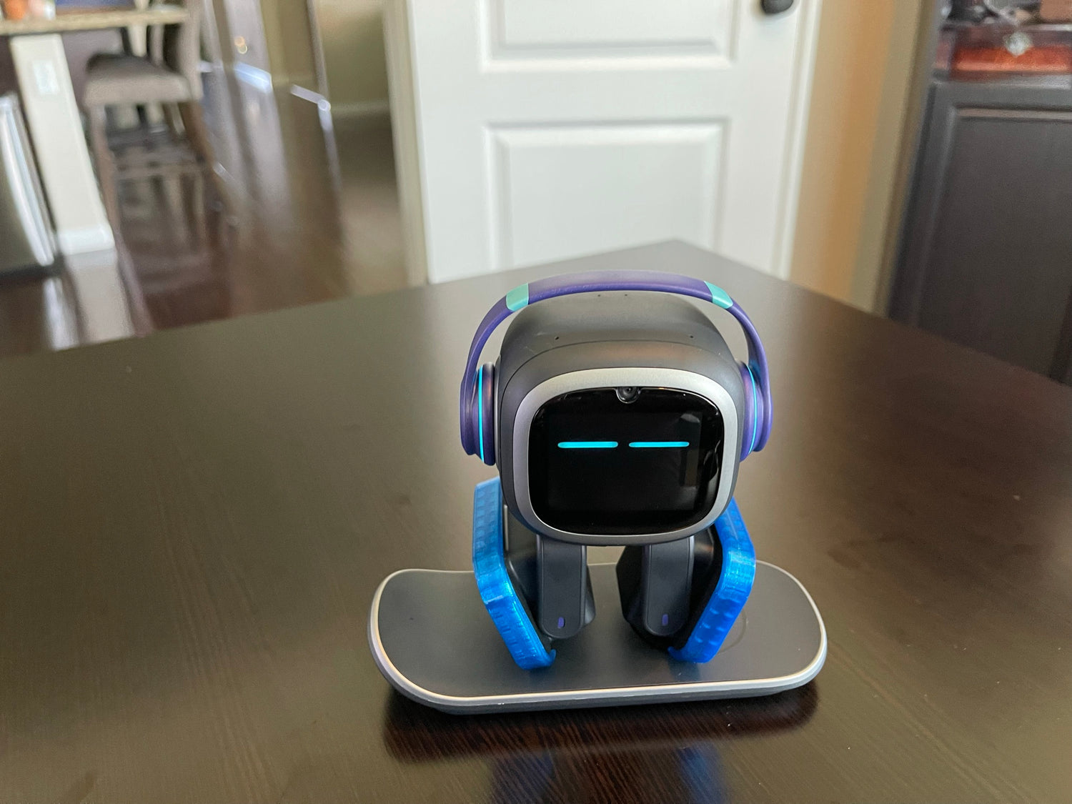 Anki Cozmo VS EMO Pet AI Robot  What is the Difference 